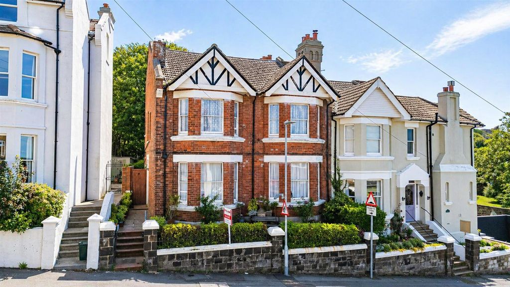 Property photo 1 of 27 522c82Ed-33De-4459-8B35-9B0d5Ef308d8.Png