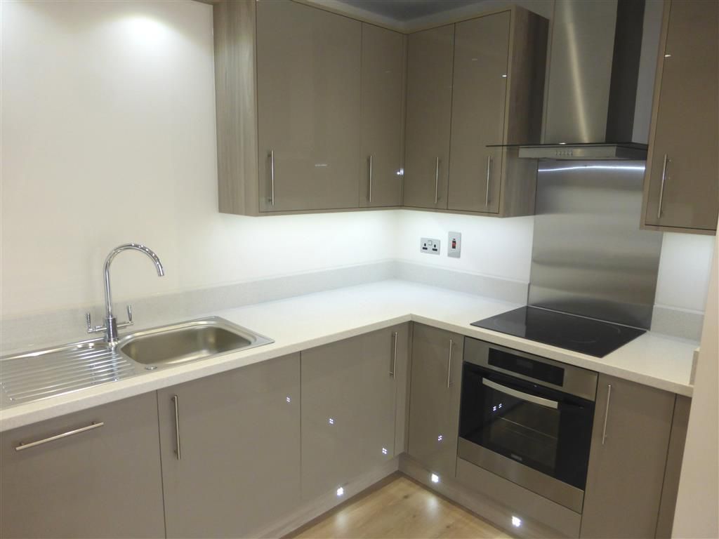 Property photo 3 of 9 Kitchen
