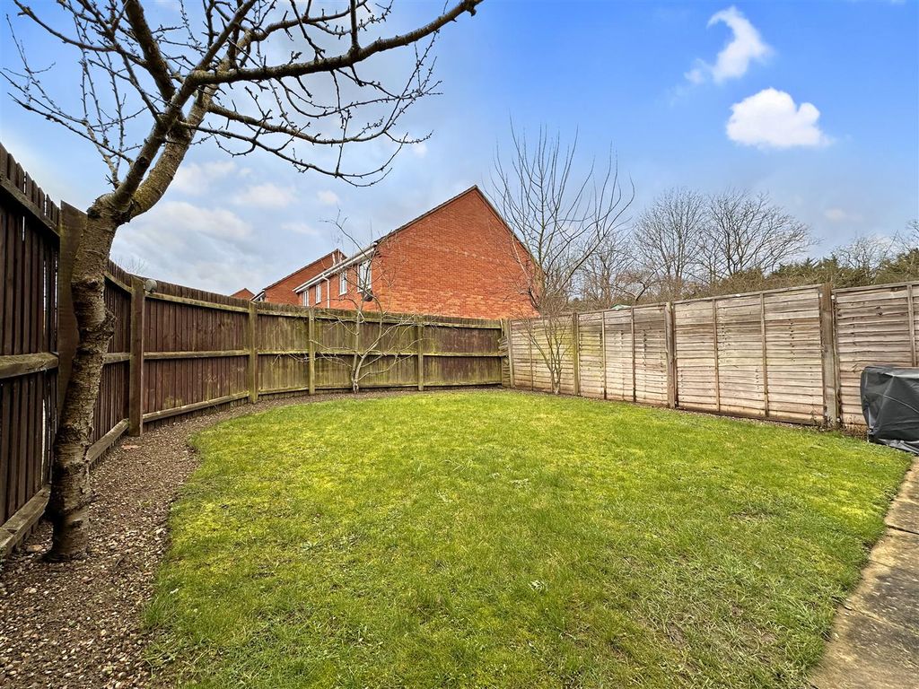 Property photo 3 of 18 Enclosed Rear Garden 936