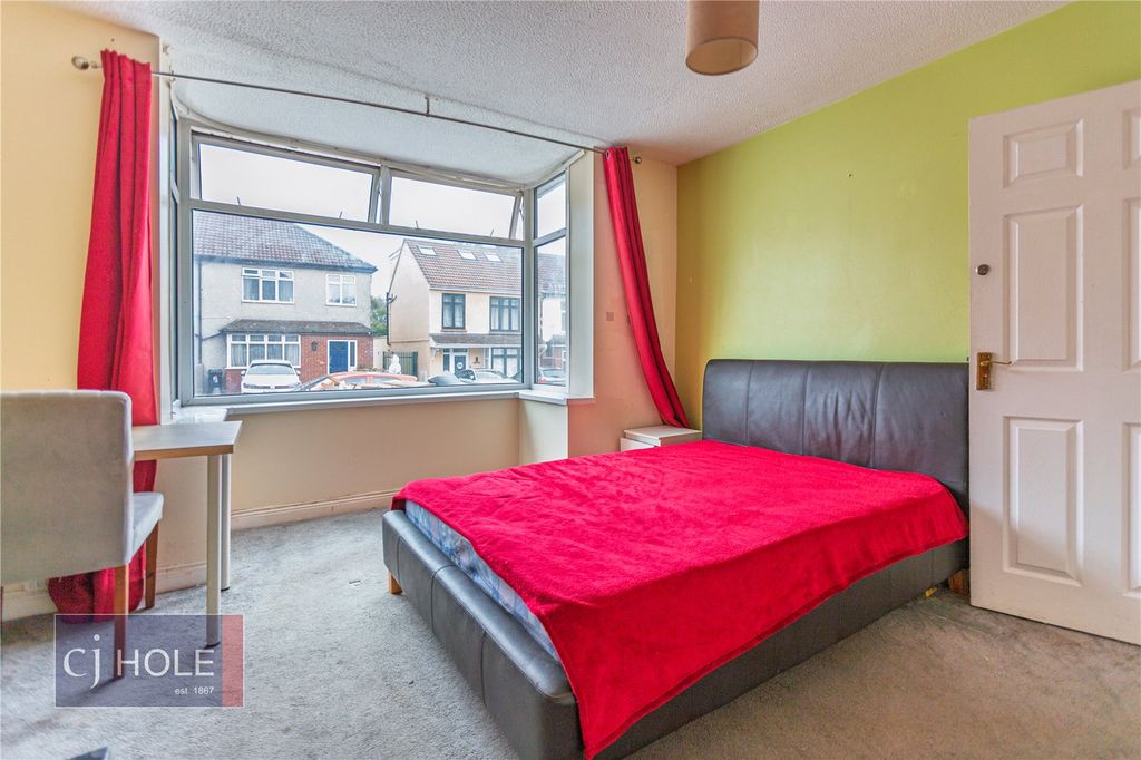 Property photo 3 of 17 Picture No. 24