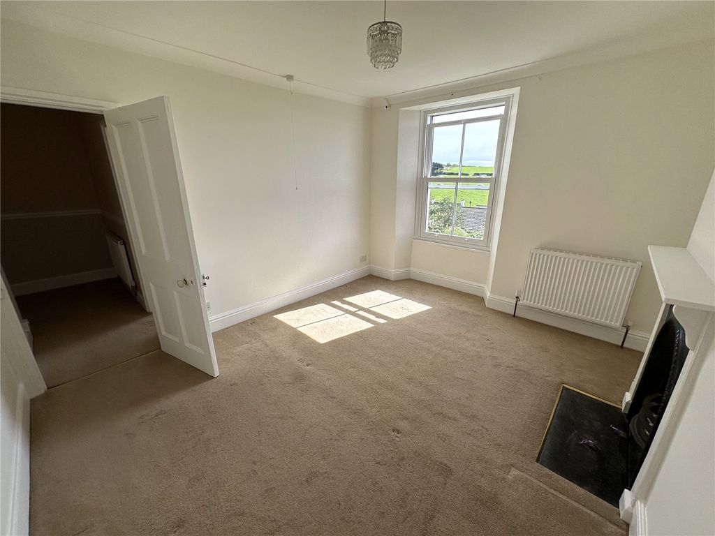 Property photo 2 of 26 Picture No. 19