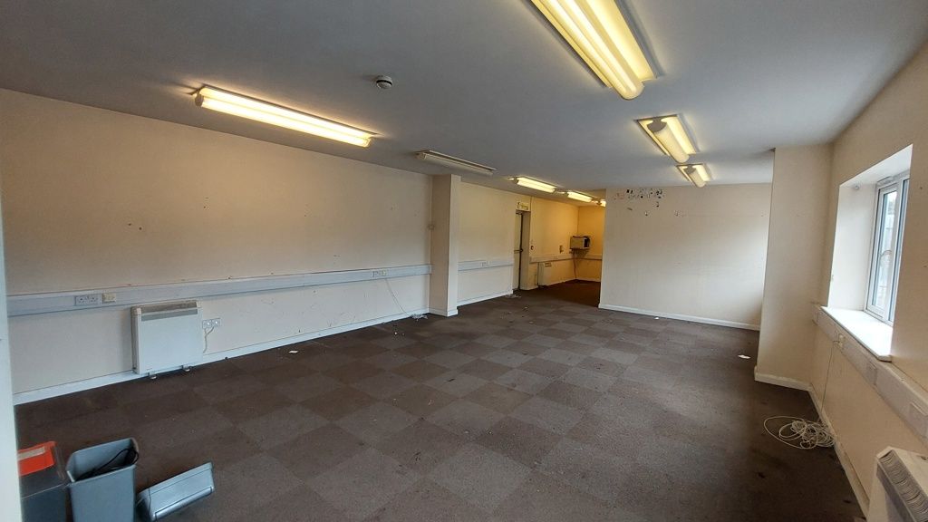 Property photo 3 of 9 Photo 11