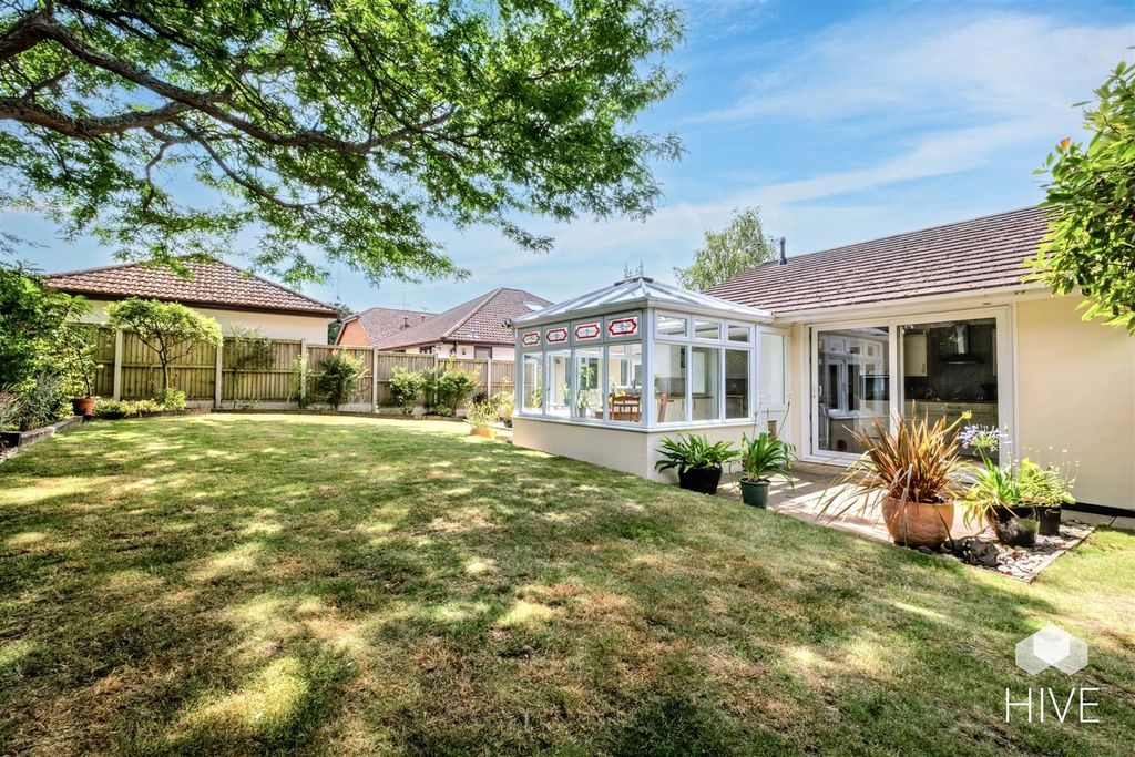 Property photo 2 of 28