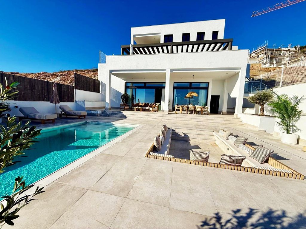 Property photo 1 of 71