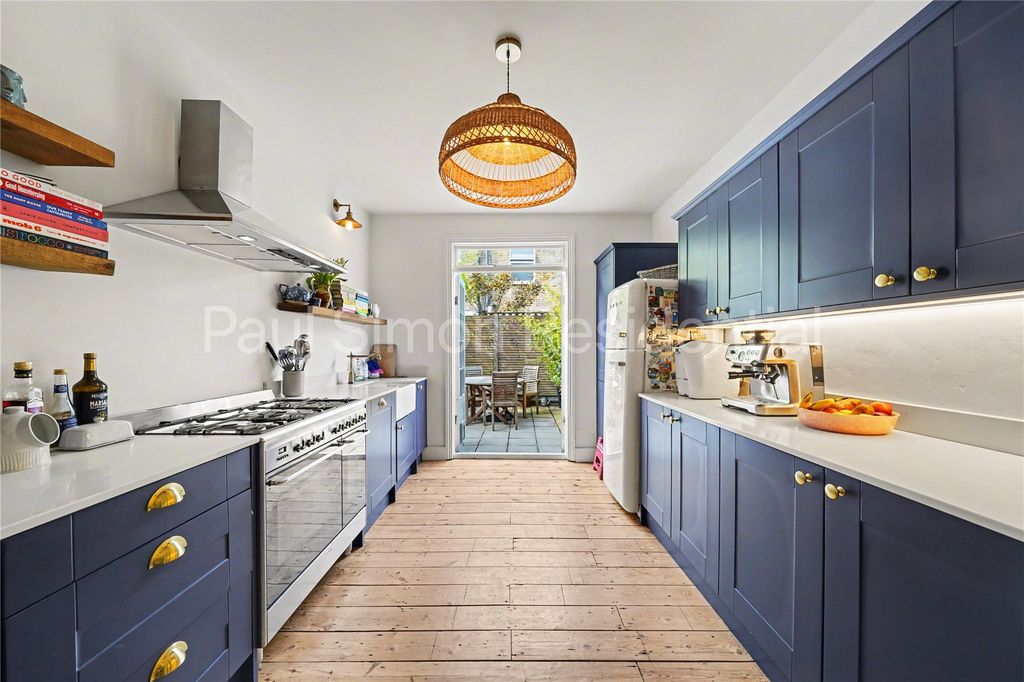 Property photo 2 of 25 Picture No. 27