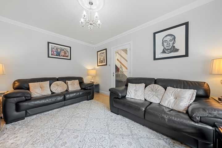 Property photo 2 of 31