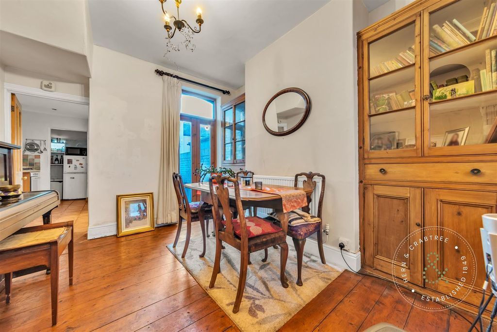 Property photo 3 of 32 Egerton-Street-15.Jpg