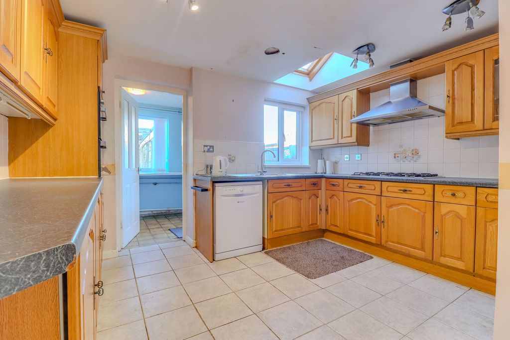 Property photo 2 of 18