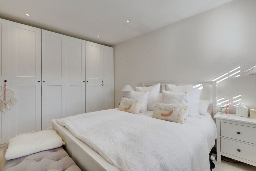 Additional image 13 of 1 bed flat for saleHigh Road, Benfleet SS7