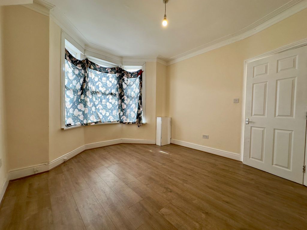 Property photo 3 of 25