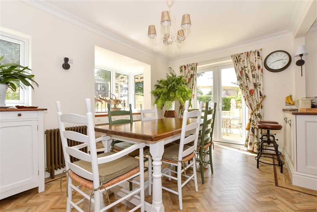 Property photo 3 of 18 Snug/ Dining Room