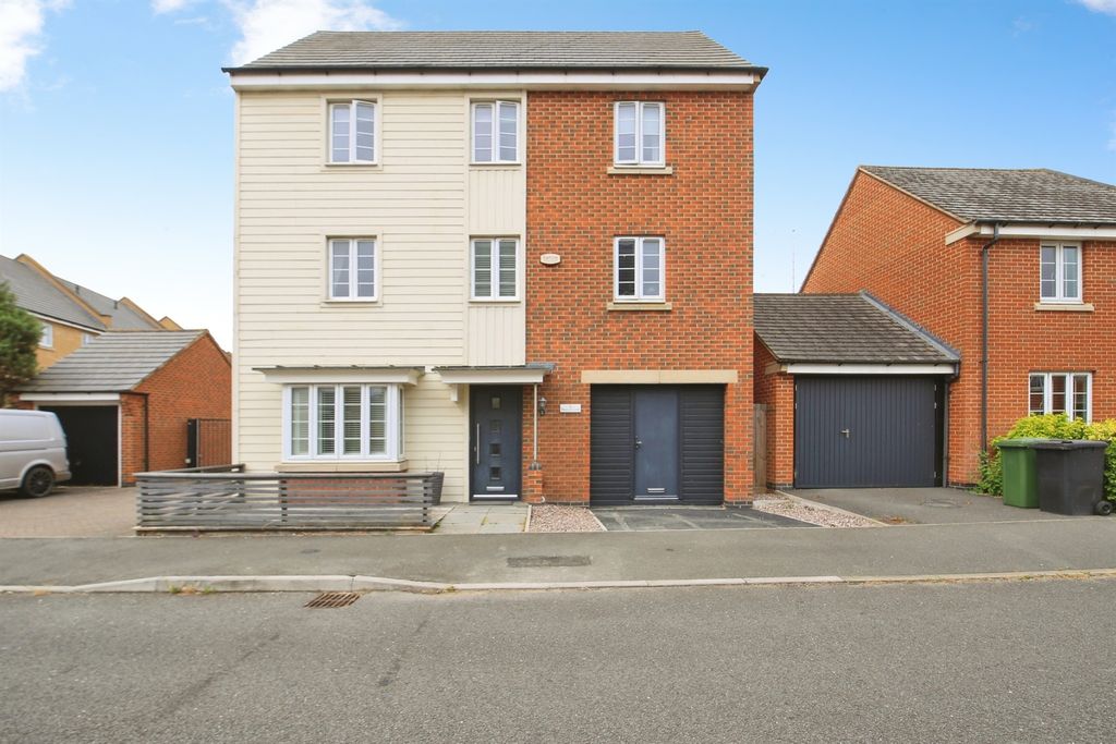 Property photo 1 of 24