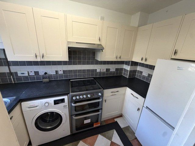 Property photo 2 of 7 Kitchen