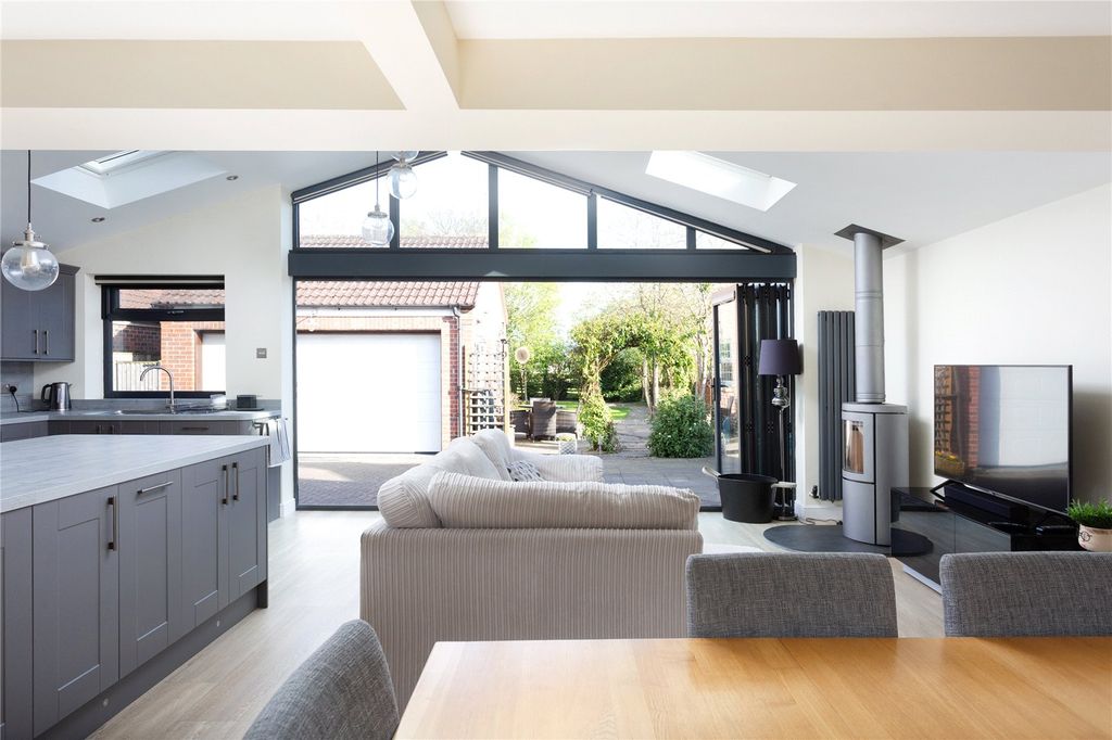 Property photo 3 of 18 Living/Dining Area