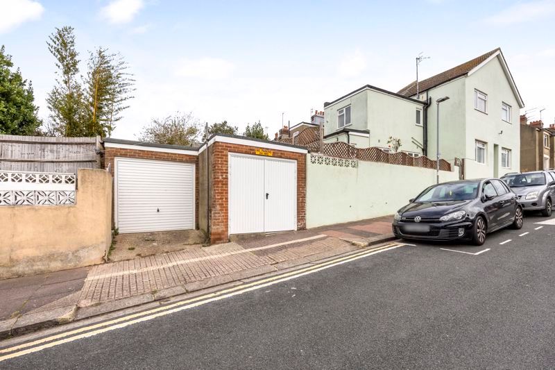 Property photo 3 of 21 Photo 19