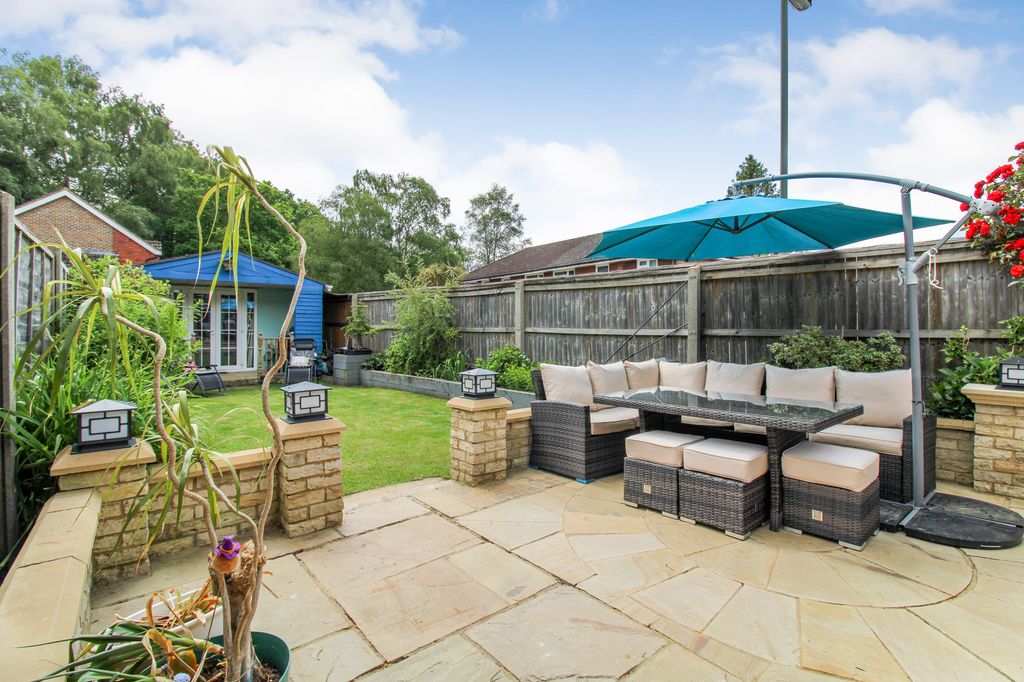 Property photo 2 of 19
