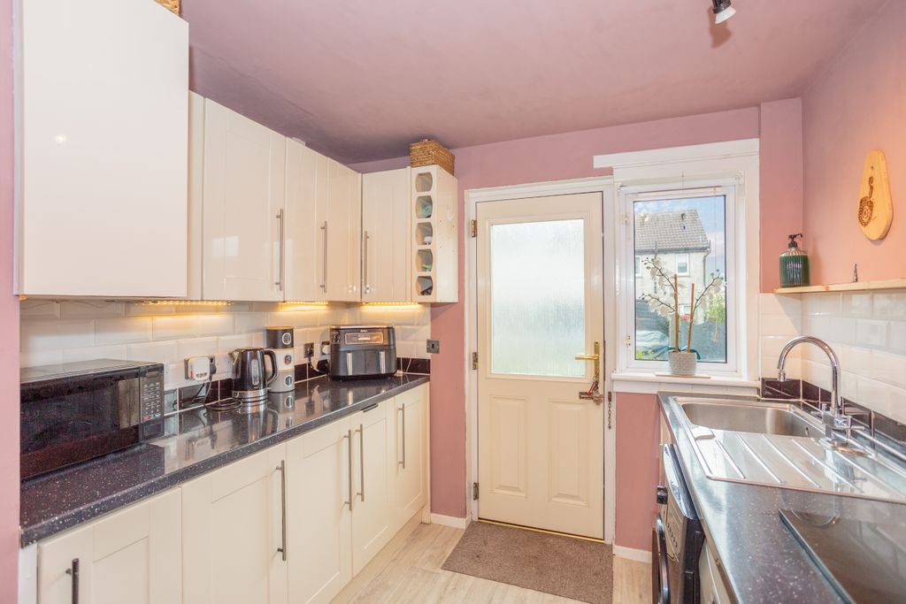 Property photo 3 of 29 Kitchen