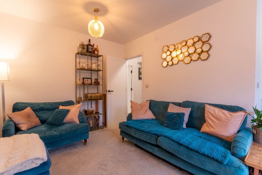 Property photo 3 of 39 Picture No. 17