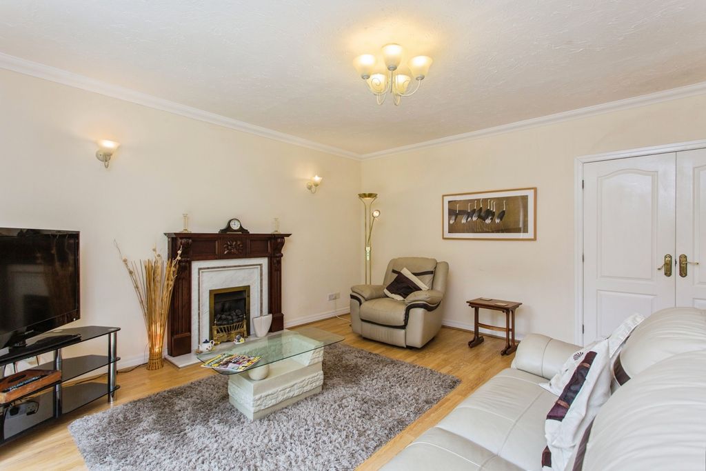 Property photo 2 of 17 Photo