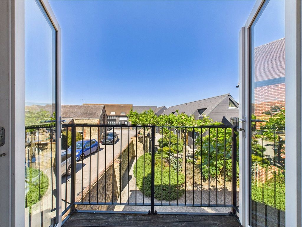 Property photo 2 of 17 Balcony