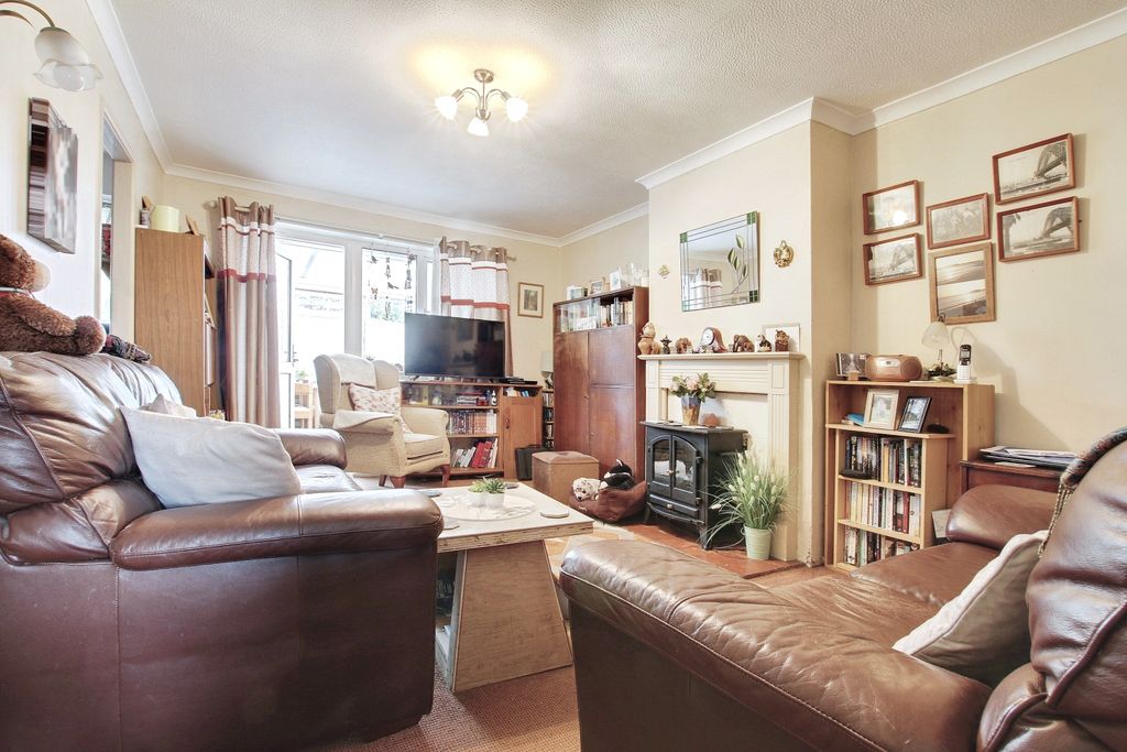 Property photo 2 of 9