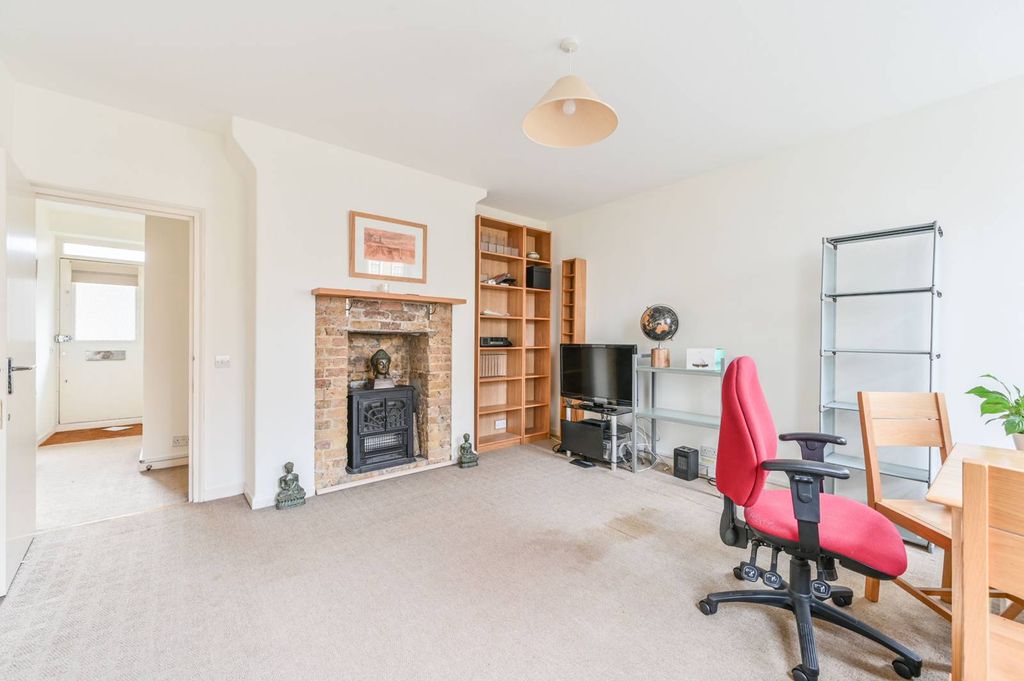 Property photo 2 of 6