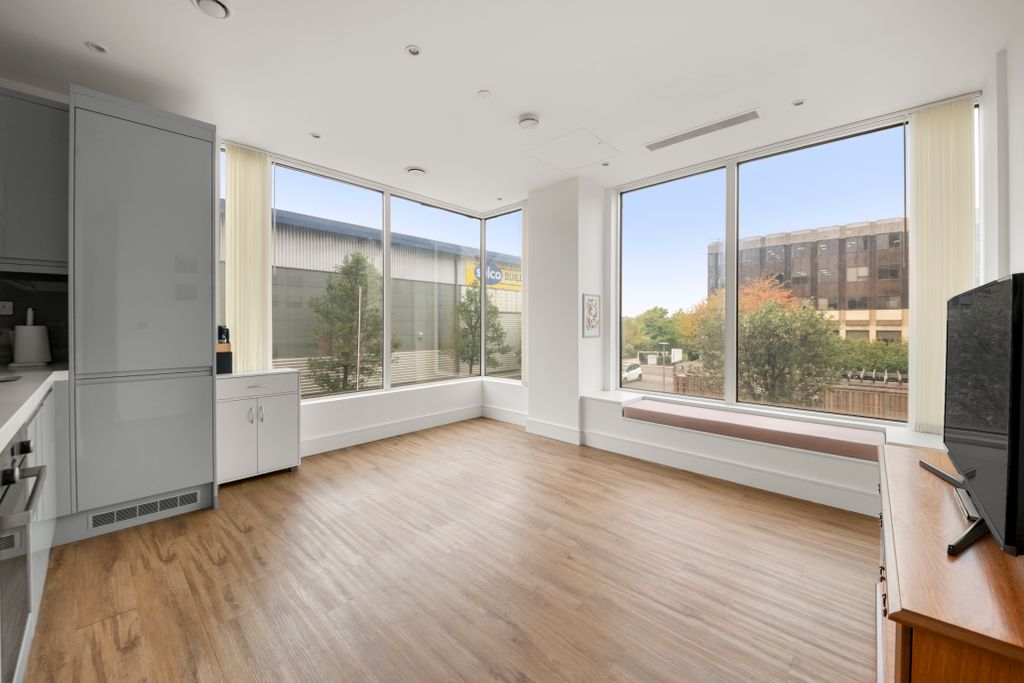 Property photo 1 of 16 Dsc_9493