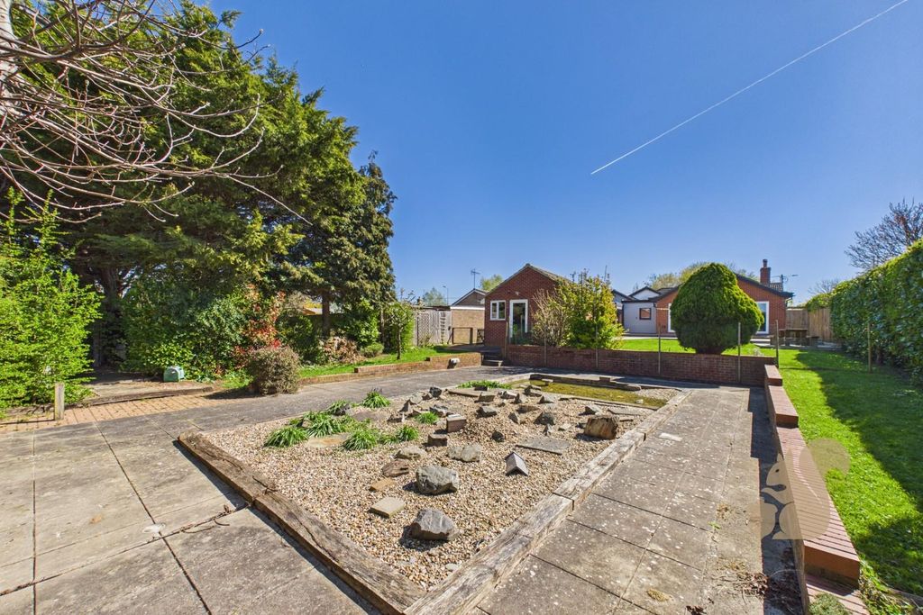 Property photo 3 of 30 Garden