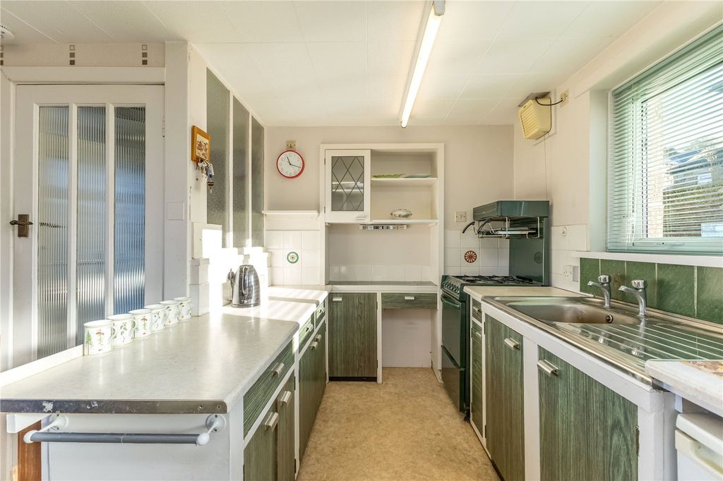 Property photo 3 of 22 Breakfast Kitchen