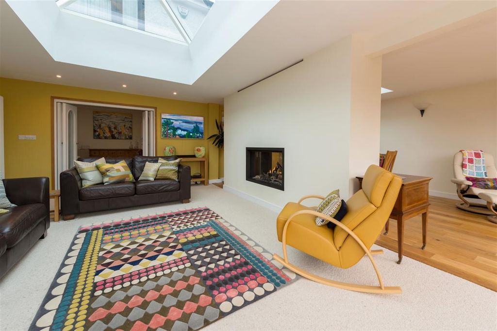 Property photo 3 of 26