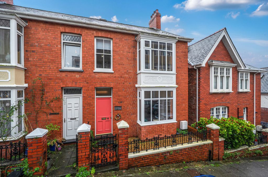 Property photo 1 of 23 1385156-1-6938693...