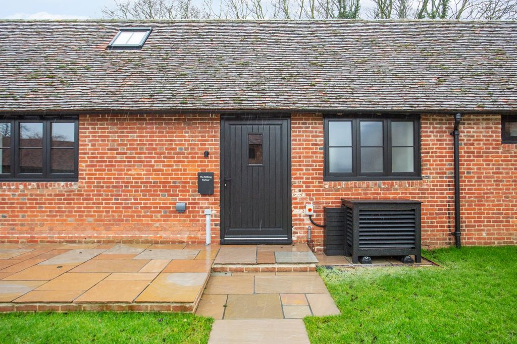 Property photo 2 of 13 Picture 2