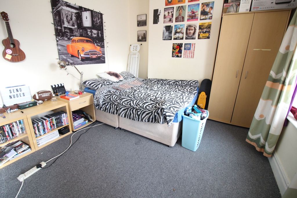 Property photo 3 of 8