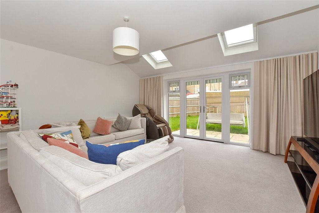 Property photo 3 of 11 Lounge/Dining Room