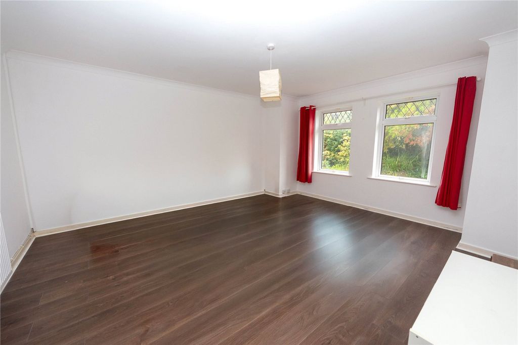 Property photo 2 of 19 Picture No. 44