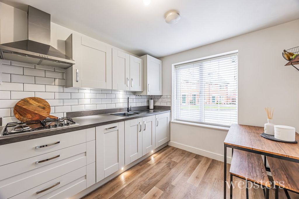 Property photo 3 of 24