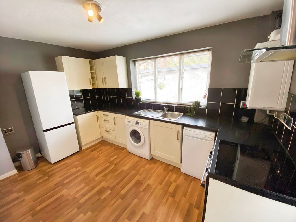 Property photo 2 of 13 Picture No. 14