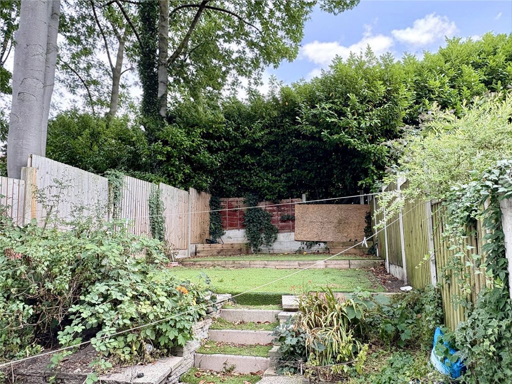 Property photo 2 of 10 Garden