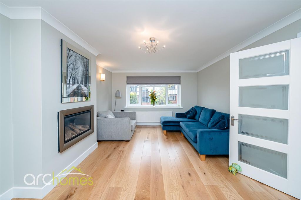 Property photo 2 of 40 Corner-6.Jpg