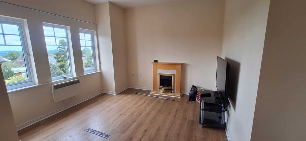 Property photo 3 of 9 Min