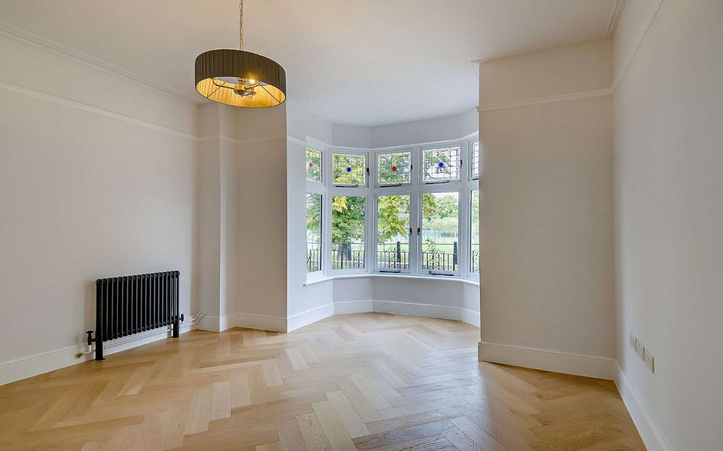 Property photo 2 of 23 Picture No. 09