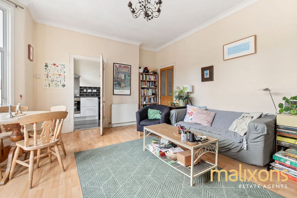 Property photo 2 of 9