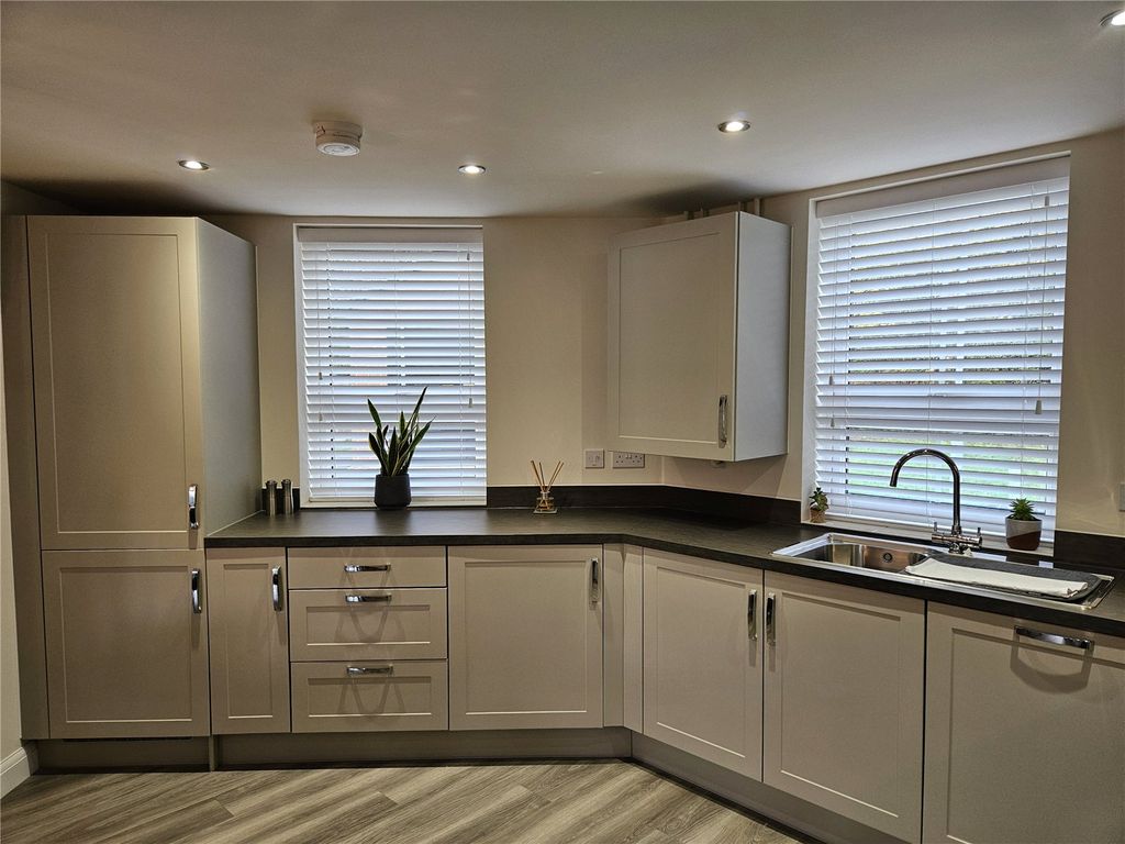 Property photo 3 of 22 Kitchen