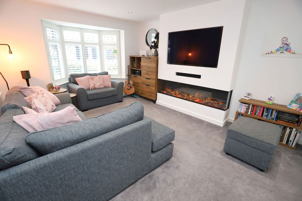 Property photo 2 of 41