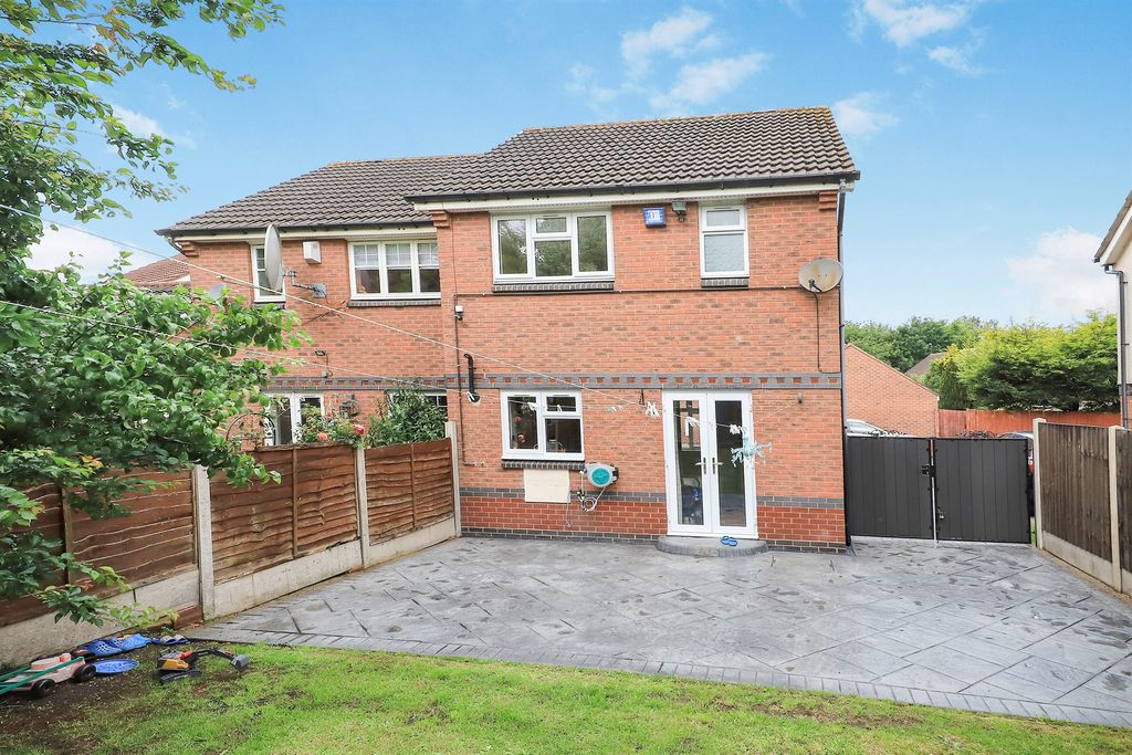 Property photo 2 of 13