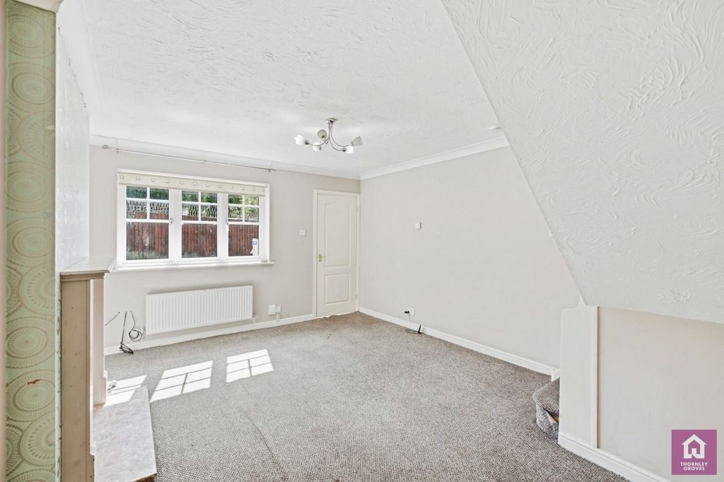 Property photo 3 of 15 Pbox-Img.Jpg