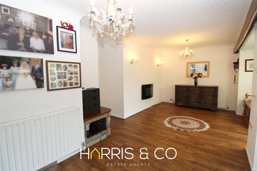 Property photo 3 of 23 Picture No. 04