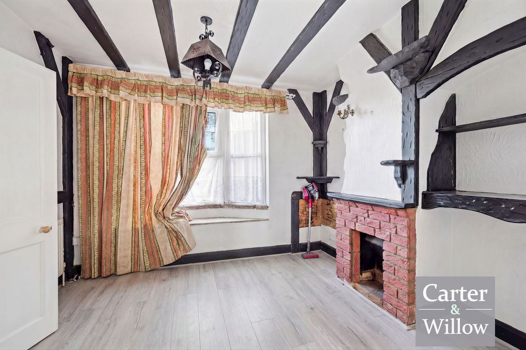 Property photo 3 of 13