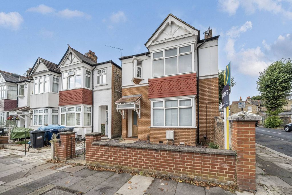 Property photo 2 of 12