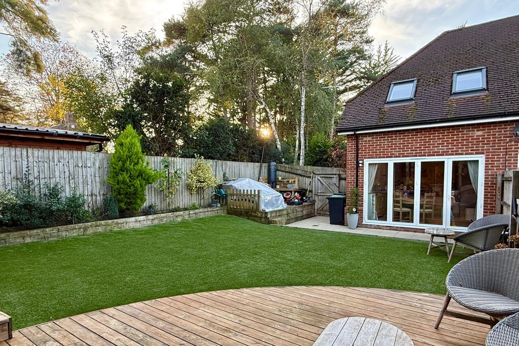 Property photo 1 of 21 3 Bedroom Semi Detached For Sale